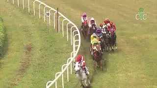 POWER RACER побеждает в гонке Sniper Handicap.