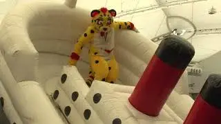 Kheetah slides to his death on the titanic! - 12