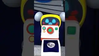ROBOTS TRAVEL TO THE MOON! | #geckosgarage #robots #mechanicals #space #moon #planets