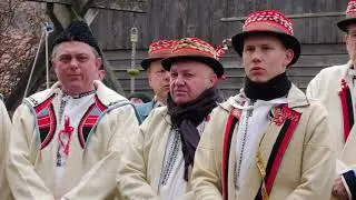 HRUBÁ VRBKA - Z duchovního rozloučení s DUŠANEM HOLÝM  (1933-2025) před kostelem