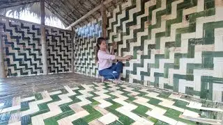 The girl built bamboo and wooden walls - and designed wooden sliding doors.