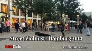 Street Cello Player Hamburg part 1