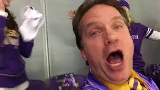 Vikings' Fan reaction in US Bank Stadium to 