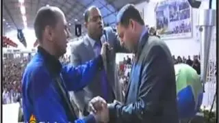 Pastor Ad&atilde;o Santos e Pr. Angelo Galv&atilde;o profetizando pra Pr.Bruno Hassan