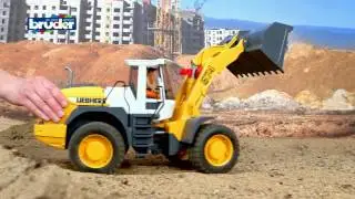 Bruder Toys Liebherr Articulated Road Loader L 574 #02430