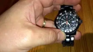 Uhrzeit und Datum einstellen an mechanischer KHS Armbanduhr mit schraubbarer Krone Anleitung