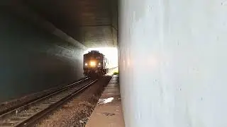 TRAIN SLOWLY PROGRESS UNDER ROB..18448 HIRAKHAND EXP #jeyporenews #viralvideo #raillover #railfans
