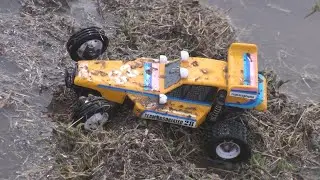 Team Associated RC28 & Mini E-Revo Mudding