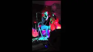Anna Scott live at The Living Room : Cello + Loopstation