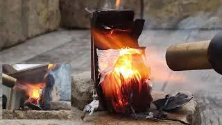 Hogyan gy&uacute;jtsunk meg egy gyuf&aacute;t. (Gas Torch VS Matches)