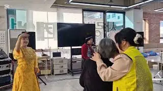 #새타령 섹소폰 가수 박미경  사랑방실버케어센타   봉사중한컷 빛사랑문화예술단 