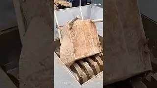 The shredding process of the metal cart hopper #recycling #machine #metal
