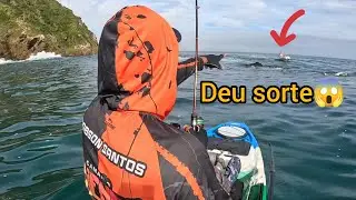 &Aacute;gua limpa e fria, mar agitado mas achei ! #caiaque #fishing #pesca 