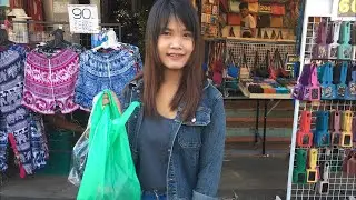 #เดินตลาดนัดจตุจักร  ซื้อของฝาก🇱🇦  #สาวลาวปากเซหนูเล็ก