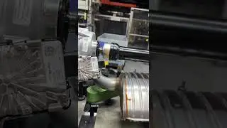 How is the drive shaft of the Audi 4WD installed?#audi ,#driveshaft ,#factory ,#ev ,#4wd
