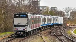 Driedubbele GVB S1/S2 arriveert als lijn 53 te Verrijn Stuartweg
