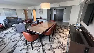 Sheraton Center Montreal Hotel - 1 King Executive Suite - Room 3404 - Club Lounge Access - Breakfast