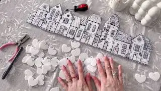 Zabudnite na sviatky? UŽ NIKDY! ✨ Rodinný kalendár s domčekmi - Originálny darček!