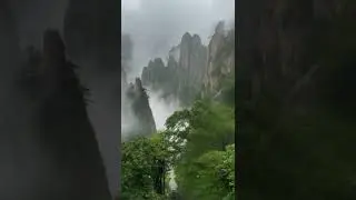 #china#asia #landscape #travel  #mountains Huangshan (黄山), Yellow Mountain(s), Anhui Province .