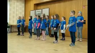 Aufführung der Theater-AG der Grundschule Völlenerfehn