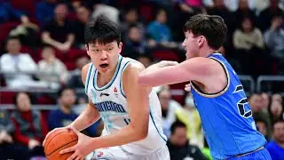 Qingdao's Yang Hansen becomes one of biggest future starts in CBA 18岁中锋闪耀CBA 杨瀚森还有很长的路要走