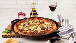 How To Make the Perfect Pizza in Your Cast Iron Pizza Pan | Cuisinel Cast Iron Recipe