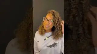 #nofrizz #stylingtips #curlyhair #fyp #explorepage #trending #livingproof #gifted #shorts #curls