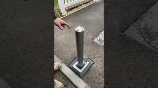 Operating a telescopic bollard