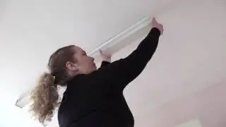 How to change a kitchen light bulb