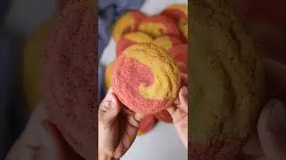 Mango strawberry sugar cookies made using freeze dried fruit. So yum! #cookies