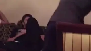 Хабиб бьет шокером
