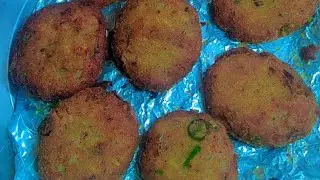 Garam tel me Chicken our bread ka majedar kabab ki recipe banaa le #kabab #chicken #viral #food 