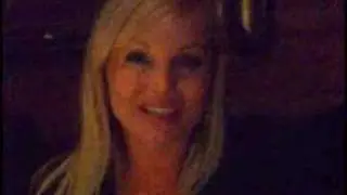 Silvia Saint saluda a Toni.es