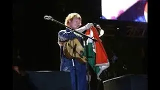 Ed sheeran-dressed in a blue kurta in mumbai live