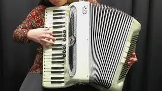 Certified Pre-owned Accordion: Giulietti F74 19-1/4