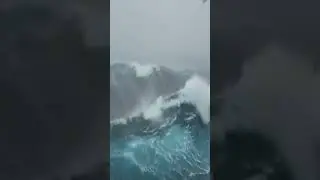 NAVI NELLA BURRASCA!