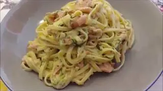 Tagliolini con salmone e zucchine
