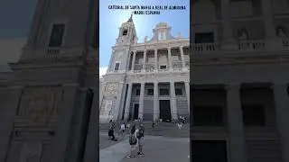 Catedral de Santa Maria e a Real de ALMUDENA em MADRID ESPANHA