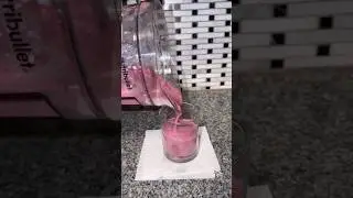 Quick & easy berry smoothie 😋 #smoothies #smoothierecipe #nutribullet