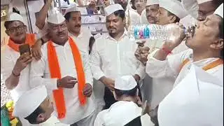 ||हाती घेऊनिया टाळ विना ||  विठ्ठल माझा नाचतो ||