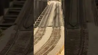 Hornby LNER Gresley P2 #2002 'Earl Marischal' With Steam Generator Heads East Light