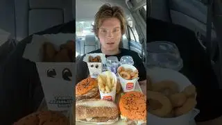 Поедаем новые блюда из меню Burger King на Хэллоуин #бургер #шорты #еда #мукбанг