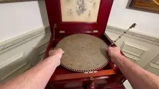 Regina style 11 mahogany 15.5 inch disc Music Box ￼