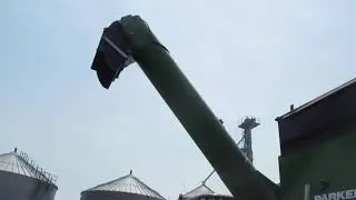 1,000 bu Parker Grain Cart with Scale