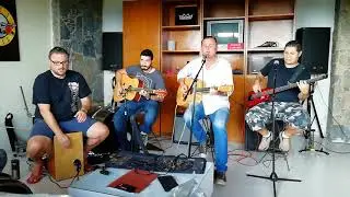 Flor de Loto - Blue Suede Shoes (Acoustic) Carl Perkins Cover