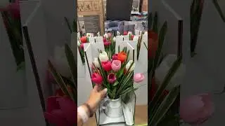 Faux tulip arrangement from Wholesale #megandmaddie #costco #costcotiktok #letsgoclubbing