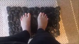 Dollar Tree river rock bath mat tutorial
