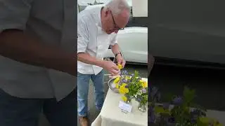 Ask your vendor about edible flowers! #ScrubJayFlowers #StHelenaFarmersMarket
