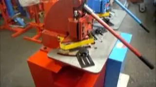 WNS CN150 Hand corner Notcher 150mm x 150mm x 1.5mm.wmv