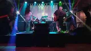 Coda playing Morsbergers Tavern Immigrant Song, Heartbreaker and Living loving Maid